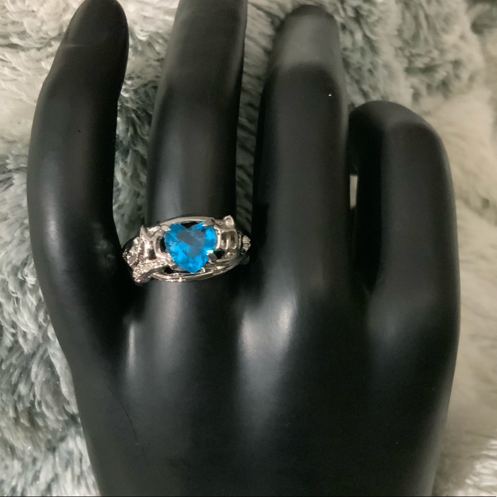MOM BLUE SAPPHIRE HEART IN STERLING SILVER RING